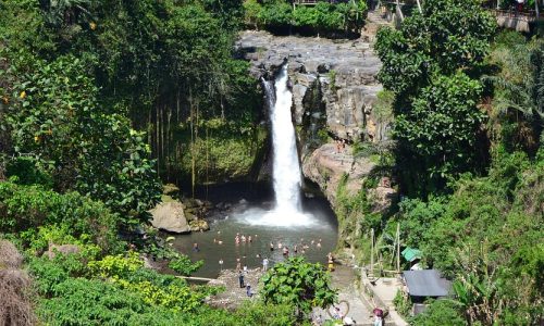 Tegenungan waterfall